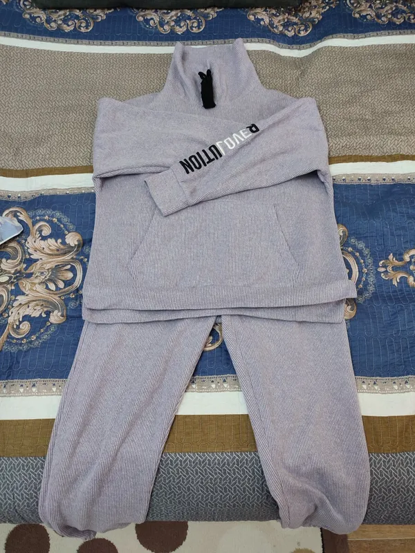 Продаю женский костюм.спорт