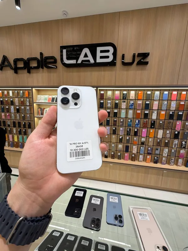 iPhone 16 Pro iPhone 16 Pro