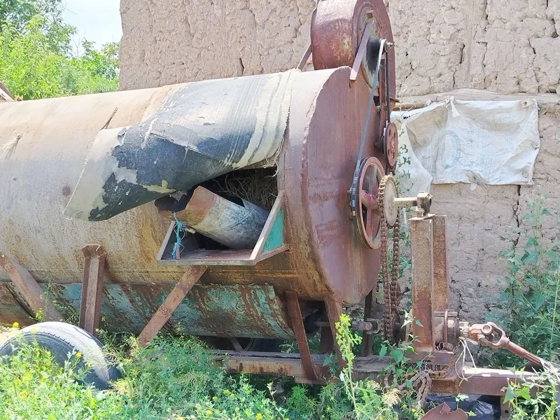 T 28 traktor sotiladi bachkana va prsep bilan t 7 T 28 traktor sotiladi bachkana va prsep bilan t 7