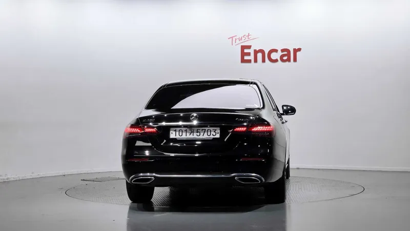 Продаётся Mercedes-Benz E-Class E350 4MATIC Avantgarde — фото 2