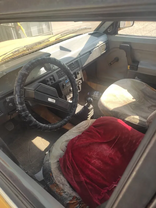 shoshilinch ravishda Moskvich mashinasi sotiladi 5