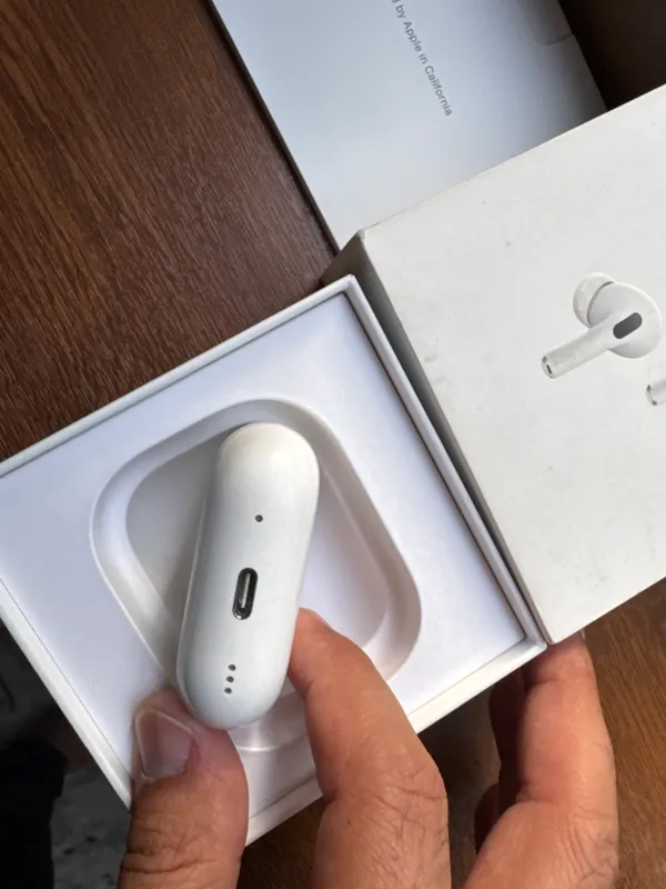 AirPods Pro 2 USB-C кейс(Без наушников) 2 AirPods Pro 2 USB-C кейс(Без наушников) 2