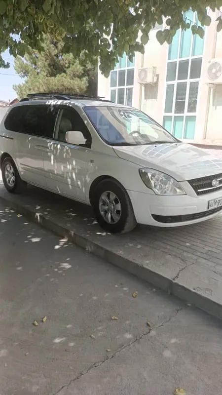 Кия карнивал 2009