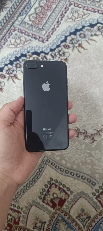 iphone 8+ qora rangda 1 iphone 8+ qora rangda 1