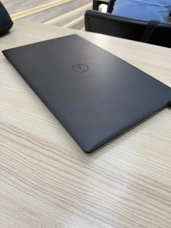 Ноутбук DELL PRO 15 ESSENTIAL 2