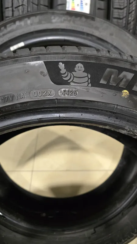 275/45/R22 Michelin pilot sport ev 4