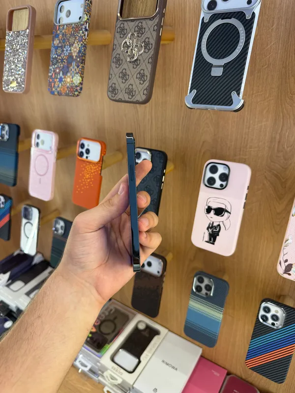 Iphone 12 pro Blue 4