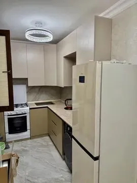 Просторная 4-комнатная квартира с большим балконом 12 кв.м., с ремонтом, раздельный с/у, не торец