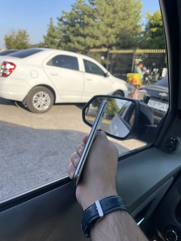 Iphone X 64Gb sotuvda 4