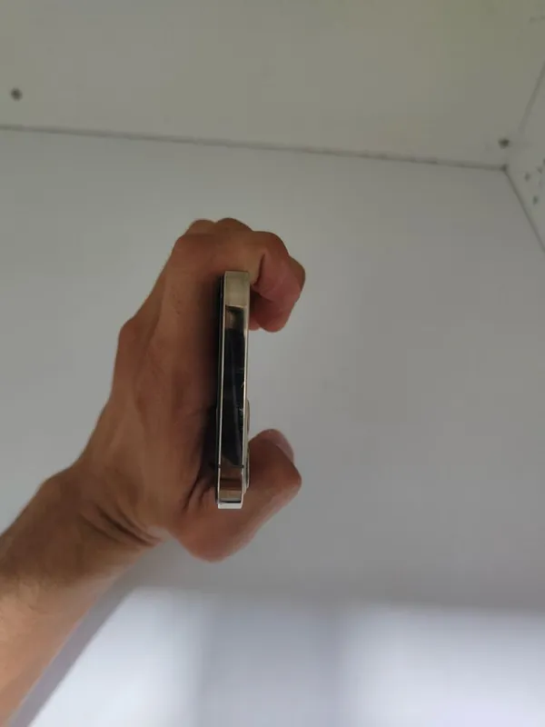 Iphone 12 pro Gold karopka dakument 5 Iphone 12 pro Gold karopka dakument 5