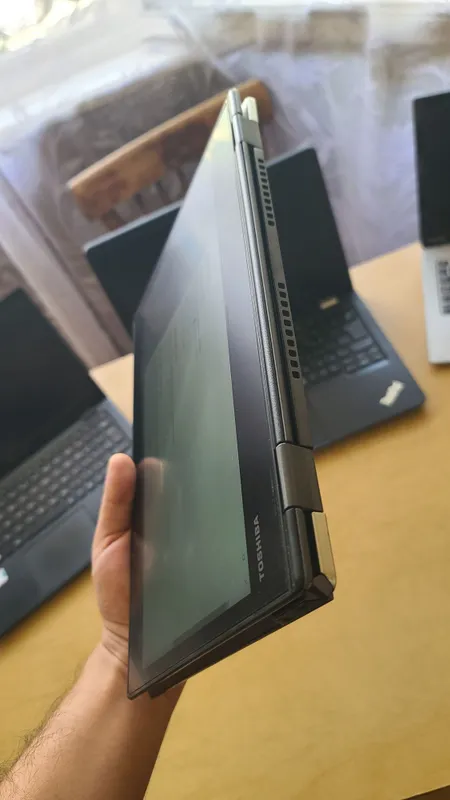 Toshiba Dynabook Portégé X20W-D (360° Transformer) – Intel Core i7-720 3