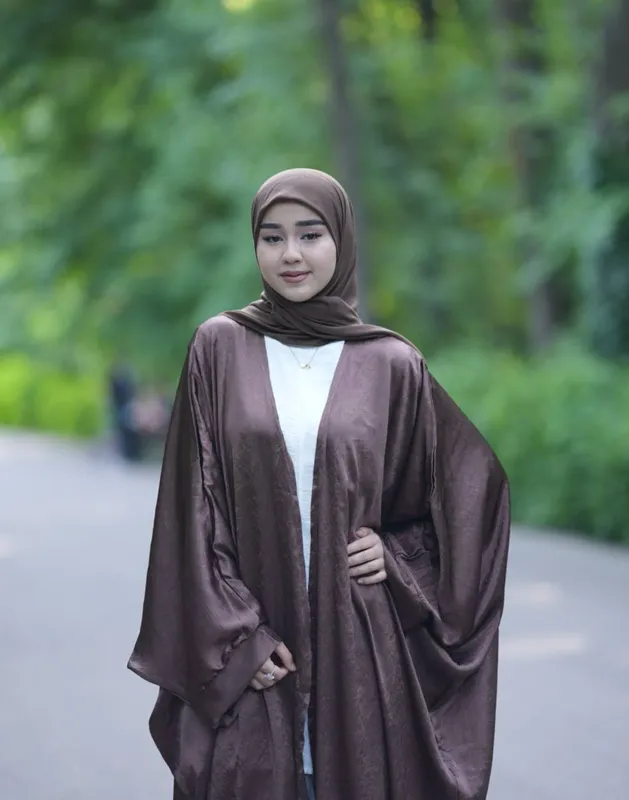 Vecherniy abaya+baza dvoyka(yengi kalta)