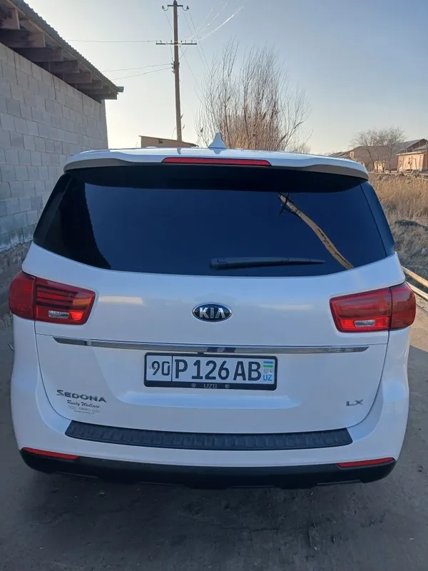 Kia sedona 2019 srochna sotiladi — фото 1