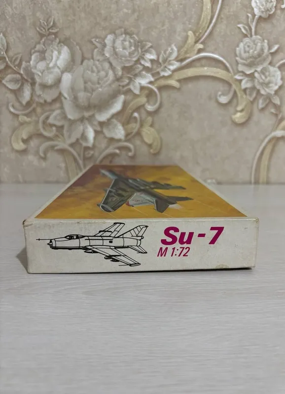 Продаётся винтажная сборная модель самолёта Sukhoi Su-7 в масштабе1:72 — фото 3