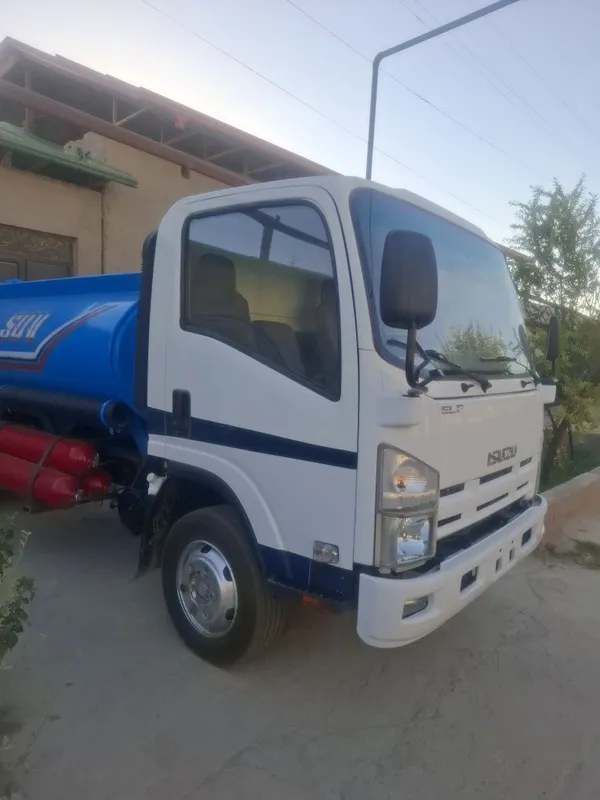 Isuzu Suv tashuvchi sotiladi 7 Isuzu Suv tashuvchi sotiladi 7
