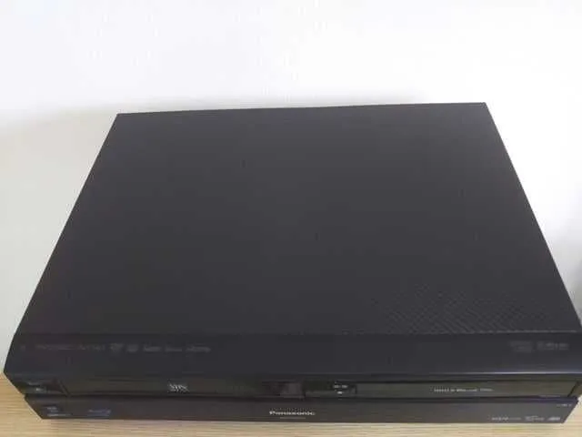 Продам recorder Panasonic DMR-BR670V — фото 1