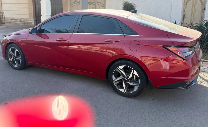 Hyndai Elantra 2.0L Full — фото 2
