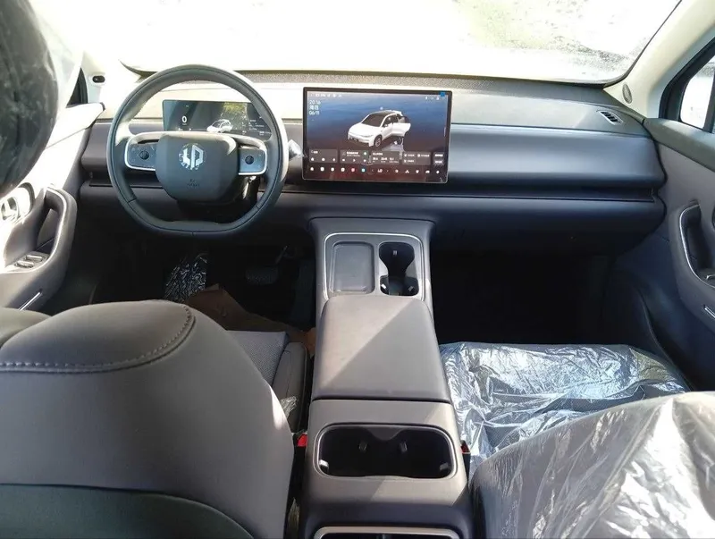 Leapmotor C10 awd — фото 6