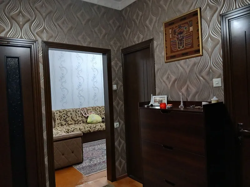 Продается 4/4/4 квартира