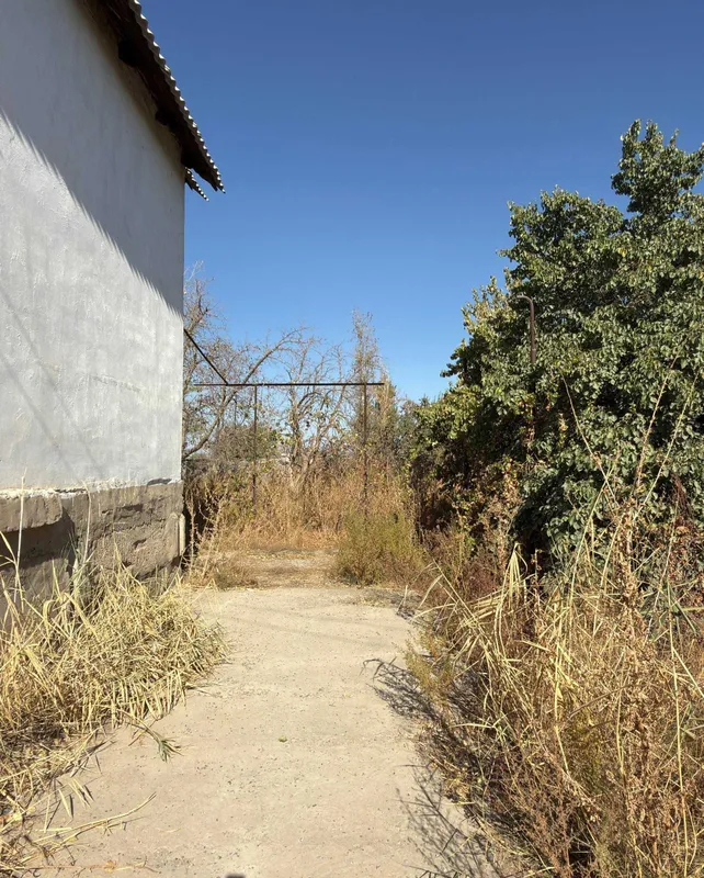 Yangiyo‘l tumanida 8 sotixlik uyli yer uchastkasi sotiladi 4