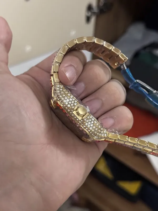 Часы Cartier с камянми 2 Часы Cartier с камянми 2