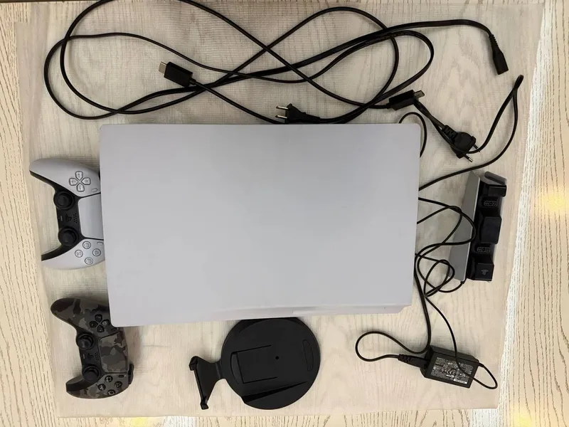 PlayStation 5 deskli. 1 PlayStation 5 deskli. 1