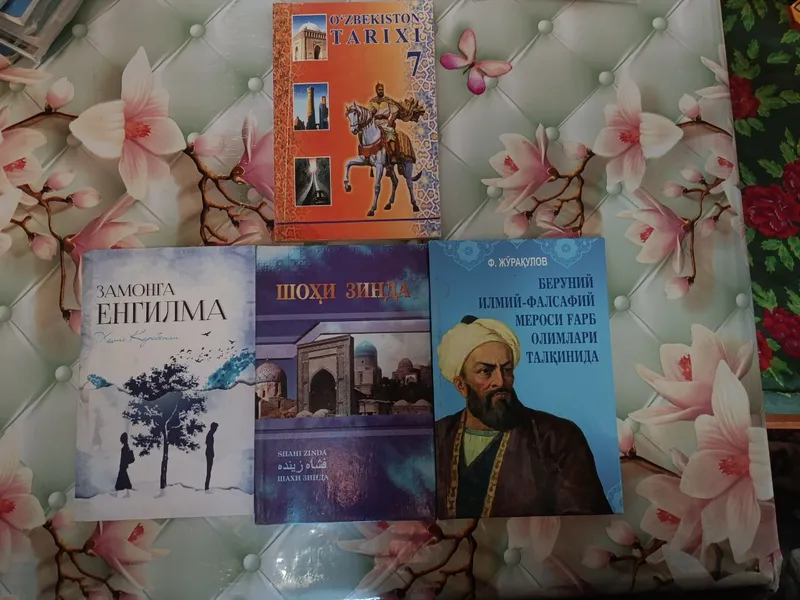 4 TA TARIXGA OID KITOBLAR SOTILADI.
