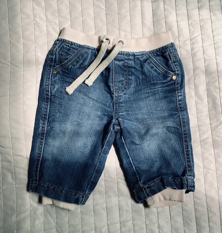 Детские джинсовые шорты Mothercare (3–6 месяцев) Детские джинсовые шорты Mothercare (3–6 месяцев)