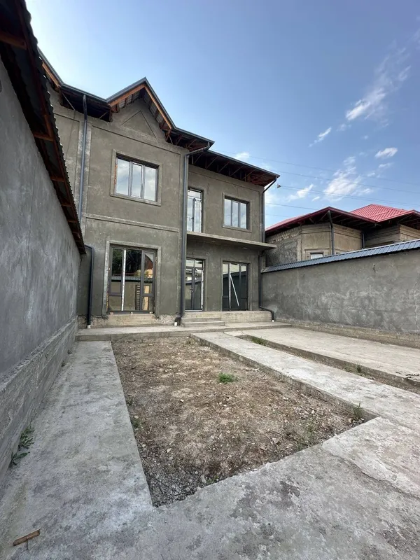 Участка сотилади, каробка ҳолатда. 4 та хона, 2 сотих. Нархи — 125 000 — фото 1 Участка сотилади, каробка ҳолатда. 4 та хона, 2 сотих. Нархи — 125 000 — фото 1