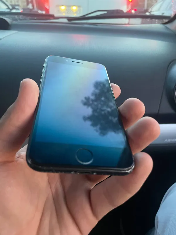 Продаётся iPhone 7, 32 ГБ 2 Продаётся iPhone 7, 32 ГБ 2