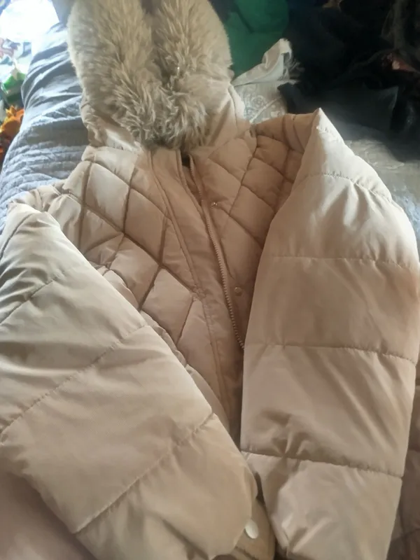 52 razmerli kurtka 2marta kiylgan tel 91 831 62 61