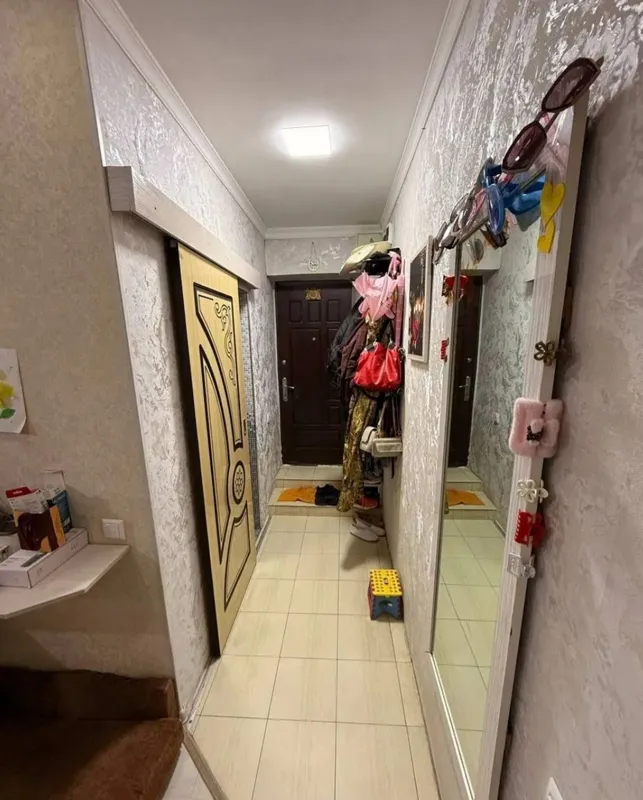 Chilonzor, 9-mavze, 2 xonali, 3/1/4, balkon 2/6, IIB yonida 5