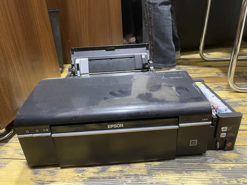Плинтер Epson 800