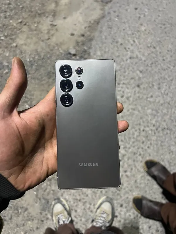 Samsung s25ultra lux kopiya qirilgan joylari bor — фото 2
