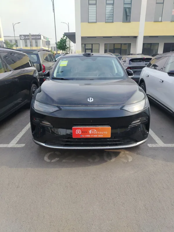 Leapmotor c11 hybrid 300 kmlik luxsury, Restayling 2026 versiya — фото 2