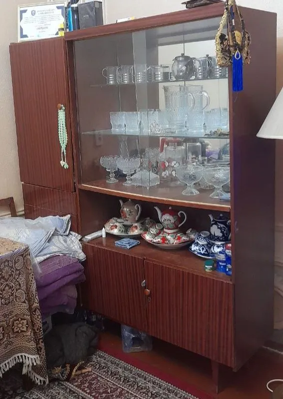 Сервант сотилади