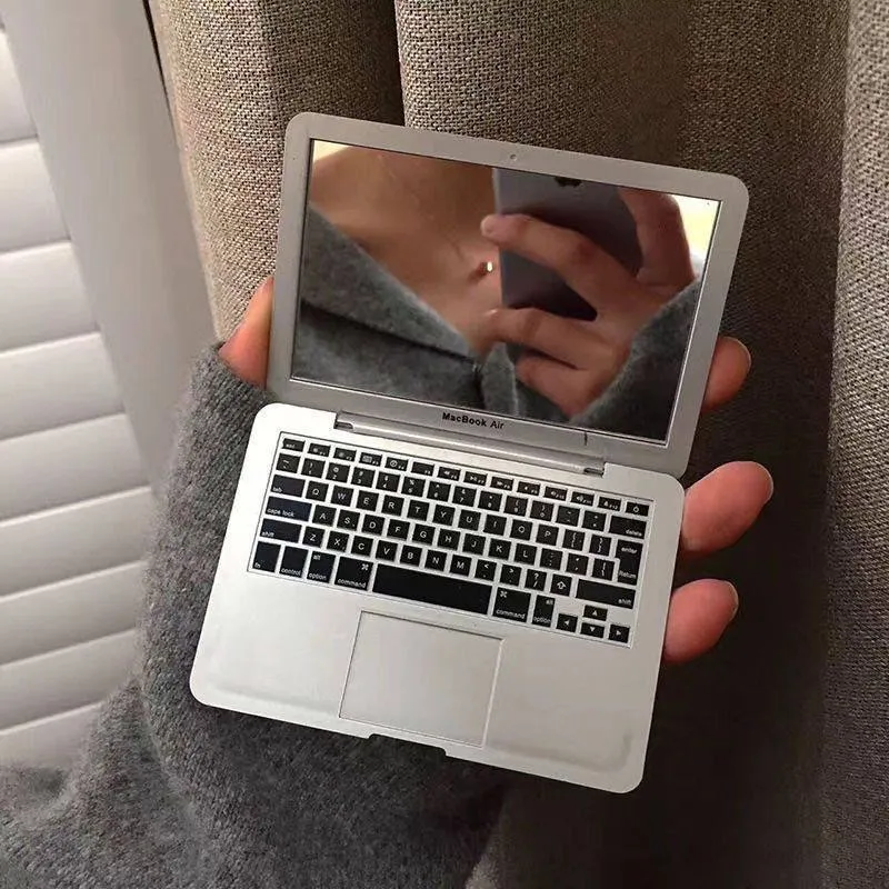 Зеркало в виде MacBook 5 Зеркало в виде MacBook 5