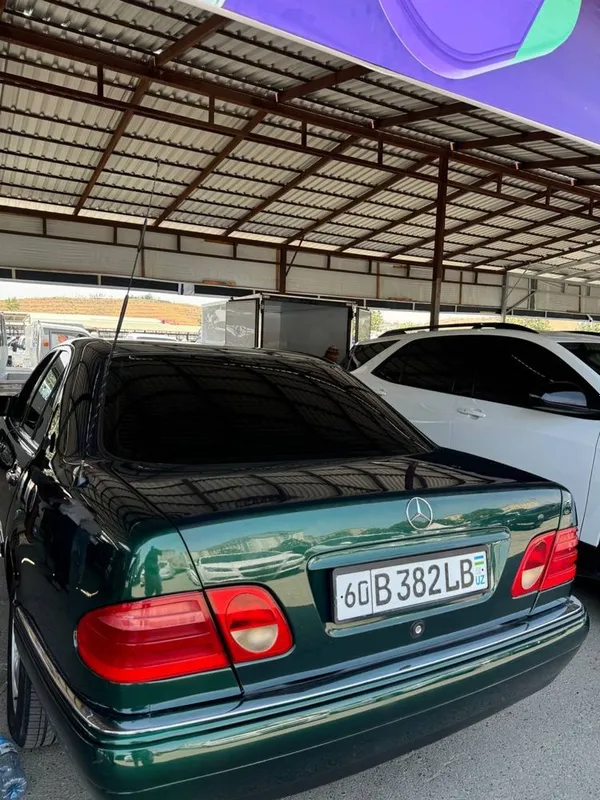 Mercedes 210, 2.2 объём двиготель 2 Mercedes 210, 2.2 объём двиготель 2