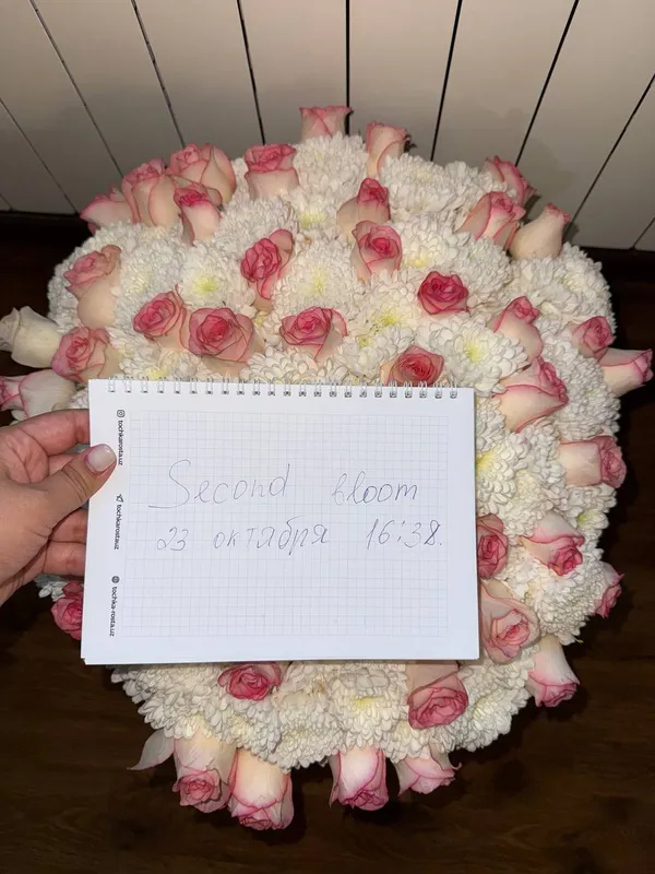 50 ta atirgul va xrizantemadan iborat buket 2