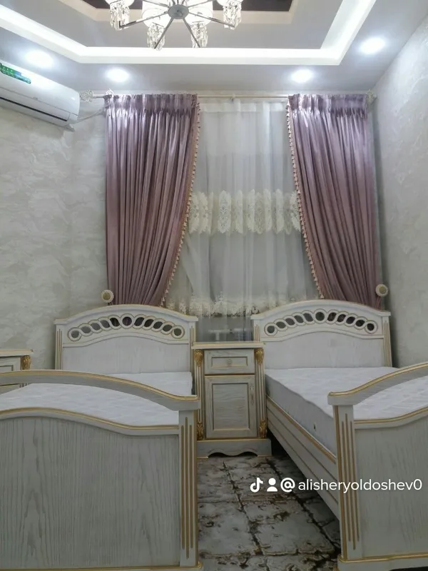 Kravat klassik chinor va shpondan oq tilla orex qaymoq ranglari bor — фото 6