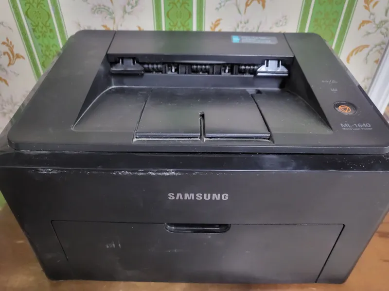 Принтер Samsung ML-1640 продаётся 1 Принтер Samsung ML-1640 продаётся 1