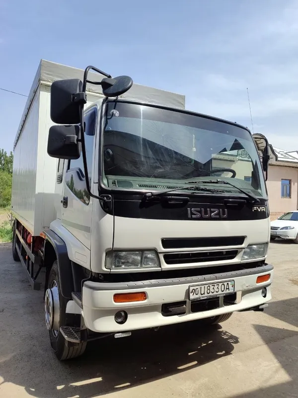 Isuzu 10 Ton sotiladi yili 2021 yil