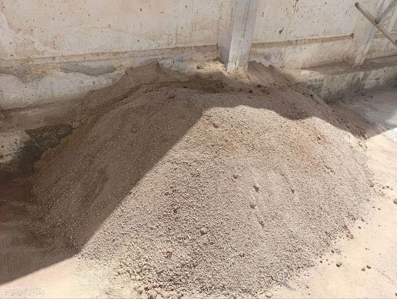 Yuvilgan, elangan, toza qizil qum tekinga beriladi 1 Yuvilgan, elangan, toza qizil qum tekinga beriladi 1