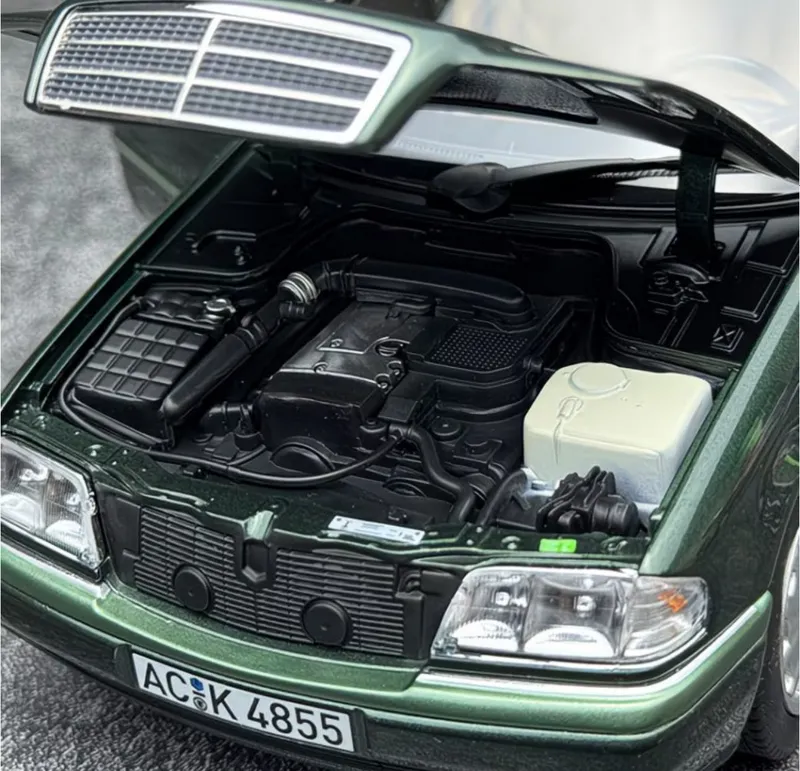 1:18 Mercedes C-Class 1993 kolleksion mashinacha 4 1:18 Mercedes C-Class 1993 kolleksion mashinacha 4