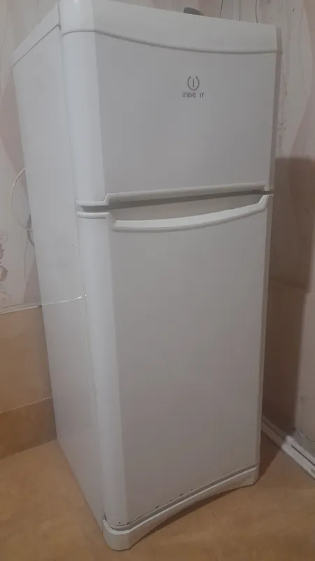 холодильник Indezit