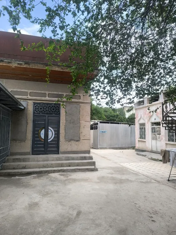 Срочно продаётся здание в центре города Карши 4