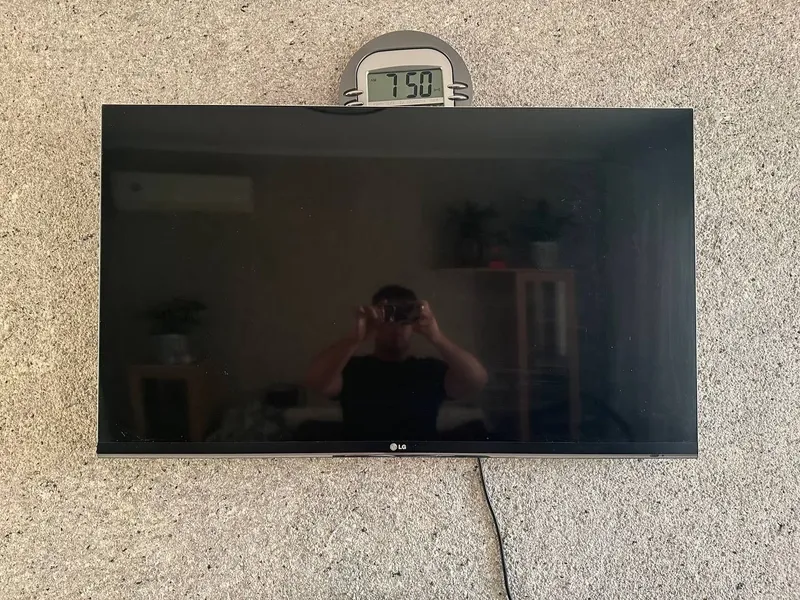 50 lik LG televizor srochna sotiladi 50 lik LG televizor srochna sotiladi