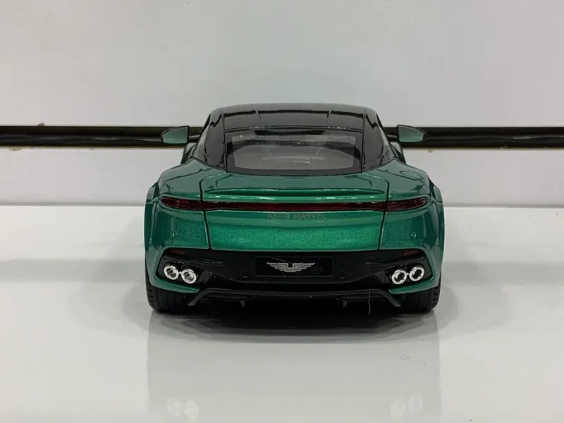 Modelka Aston Martin DBS Superleggera 1:24 7