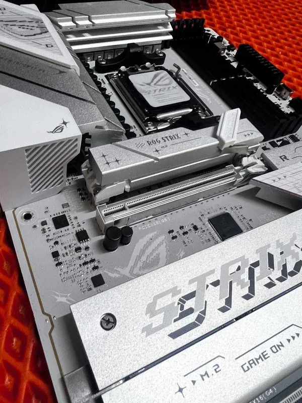 Asus rog b850-a gaming wifi — фото 2