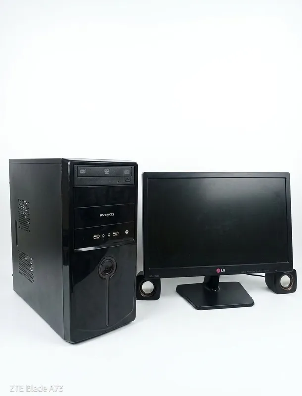 Monitor: Bu LG 19EN33 rusumli 18.5 dyuymli LED Kampyuter